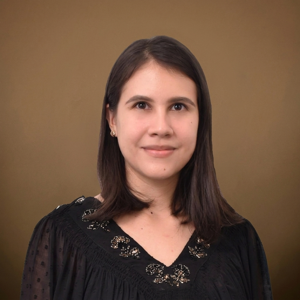 Sara Castano, Legal Assistant
